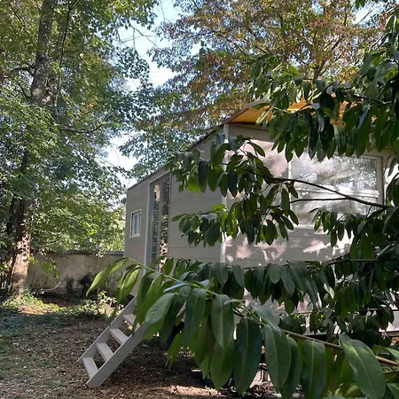 La Roulotte Du Manoir 1900 Domek alpejski La Ferté-Gaucher